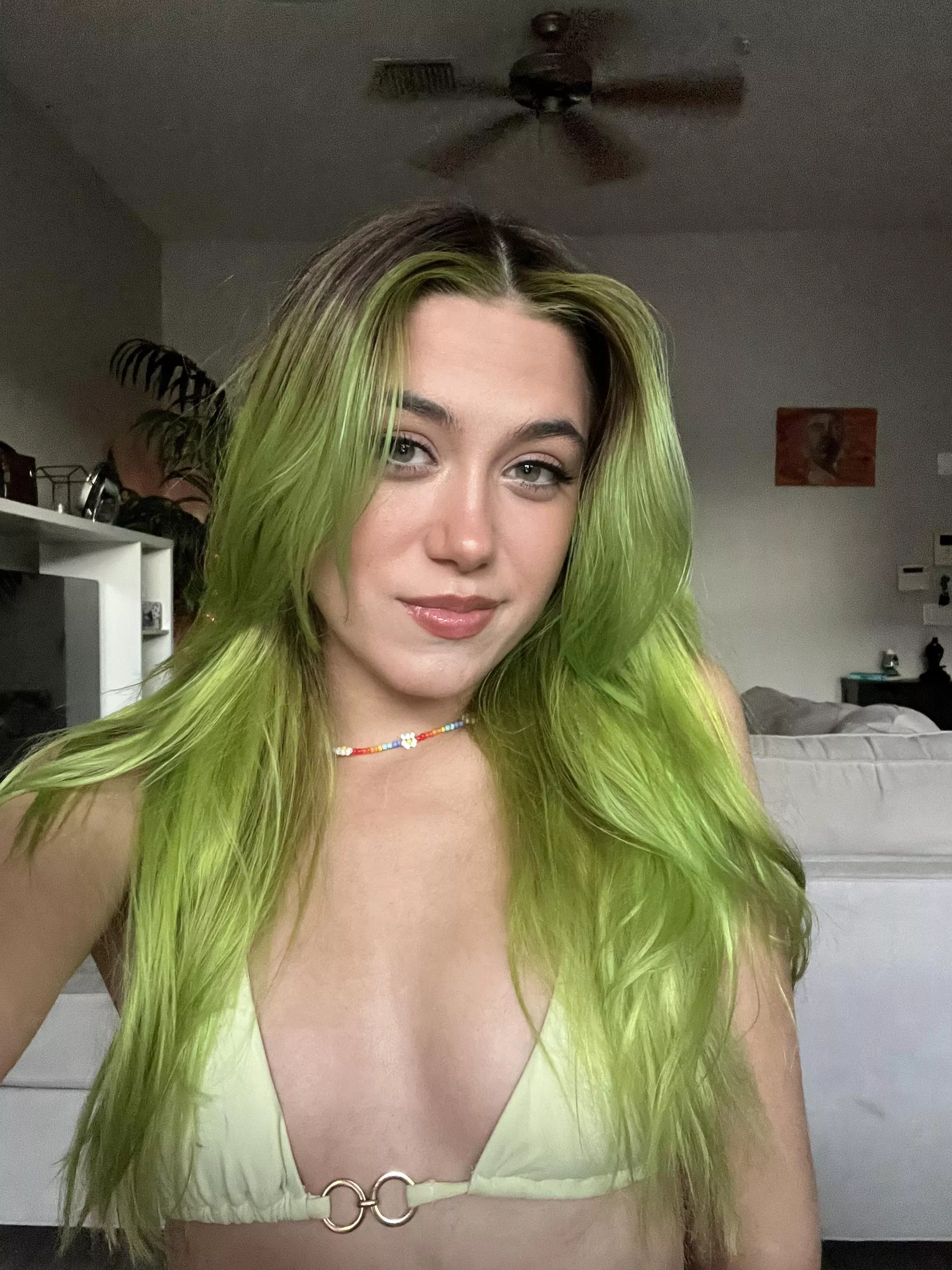 Let’s smoke and fuck all day 💚