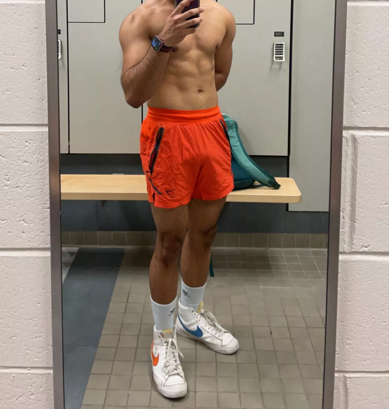 21 college hung gym jock. Looking for other hot fit guys. Send face. Muscle++ Gym++ SC: terk_lx