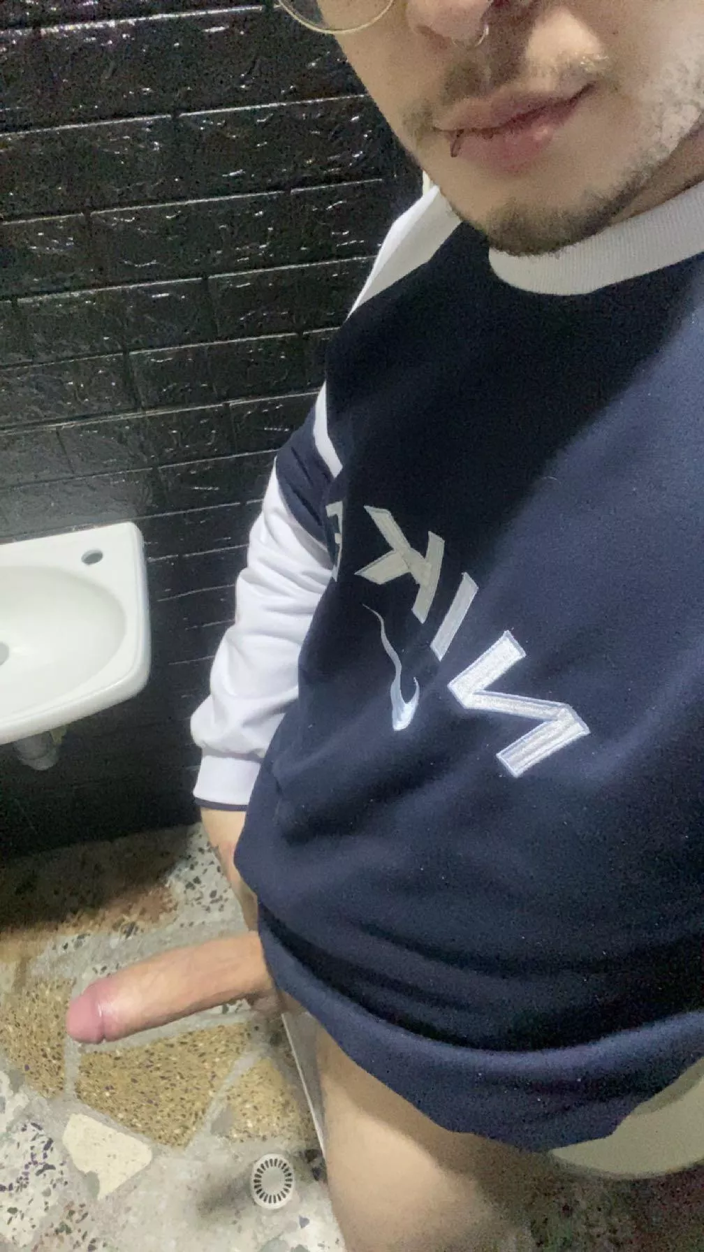 Be honest, would you suck off at the office an 7,5” call center manager?