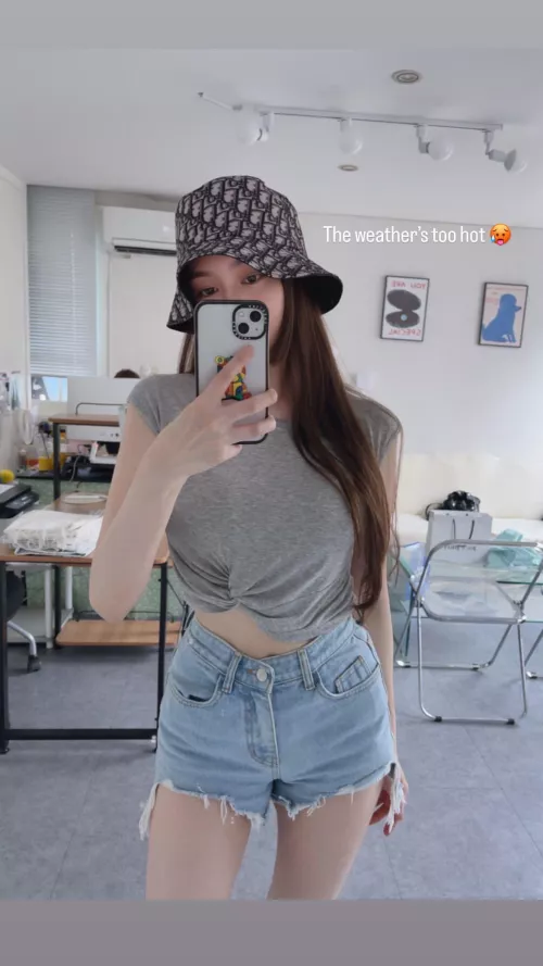 Elaine (Physical 100 contestant)