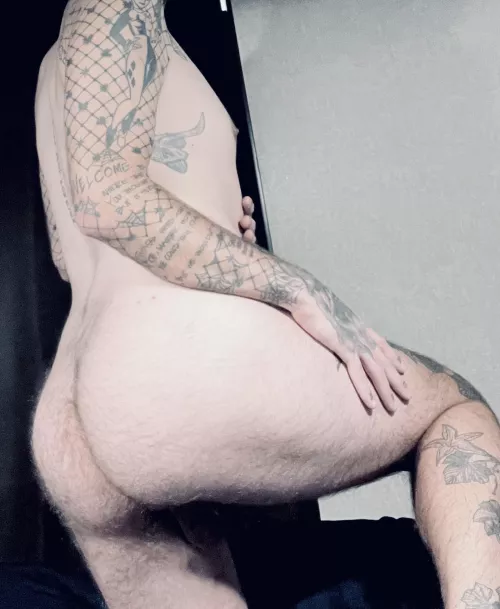 happy friday fellas 😛