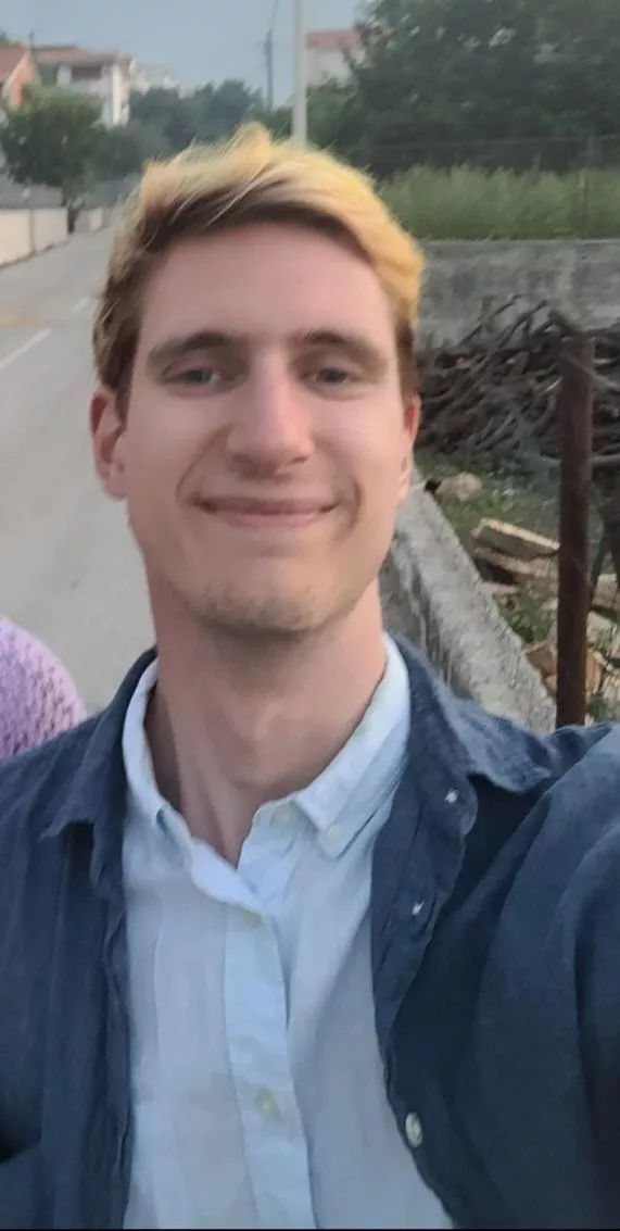 Hey bros 👋🏻 Decided to finally come out of my shell! Hope you all have a great weekend 🥰