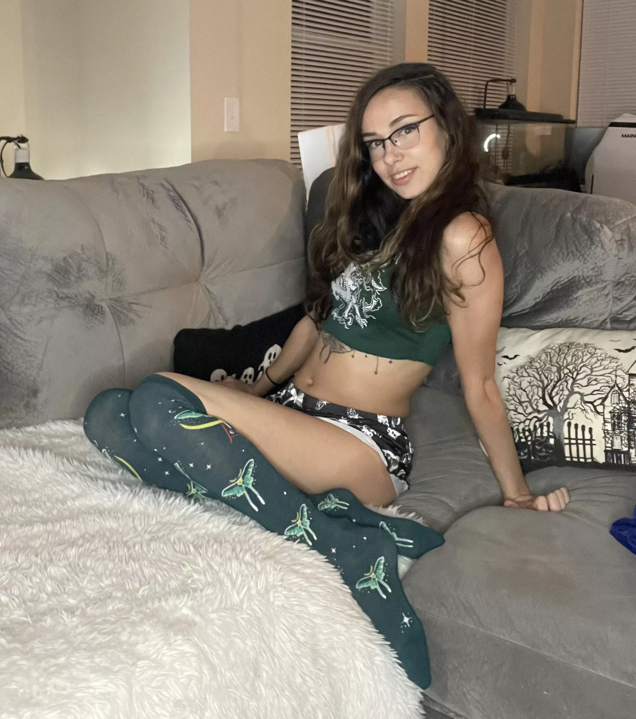 I love long socks with a good design on them! Do you prefer ones with or without designs 👀