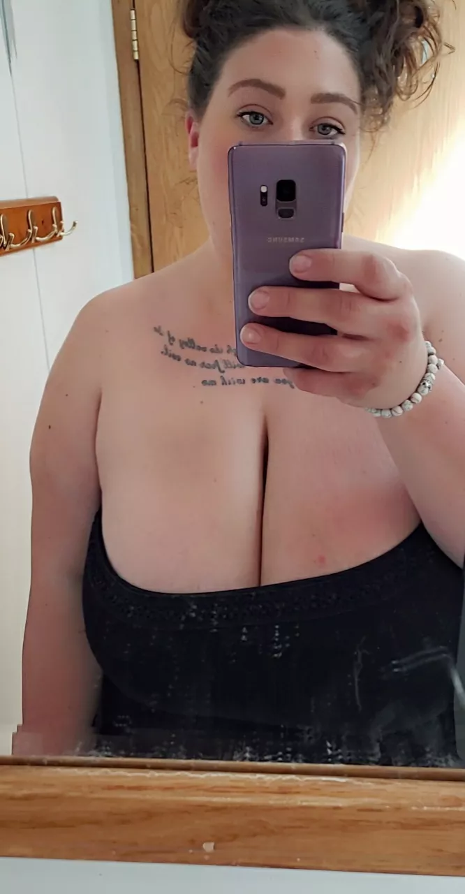 Im going to the fair later, and im actually so excited for a elephant ear 😍😍😍