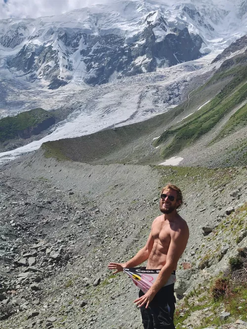 Just smiling at my bros (33) and...