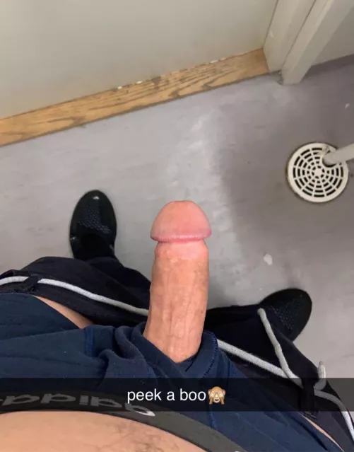 My boss got me jerking off in the bathroom after a 1on1 meeting!