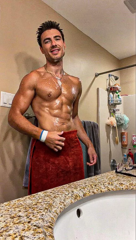 My towel is in the way (28)