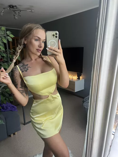 My yellow dress is proof that happiness can be worn 😉