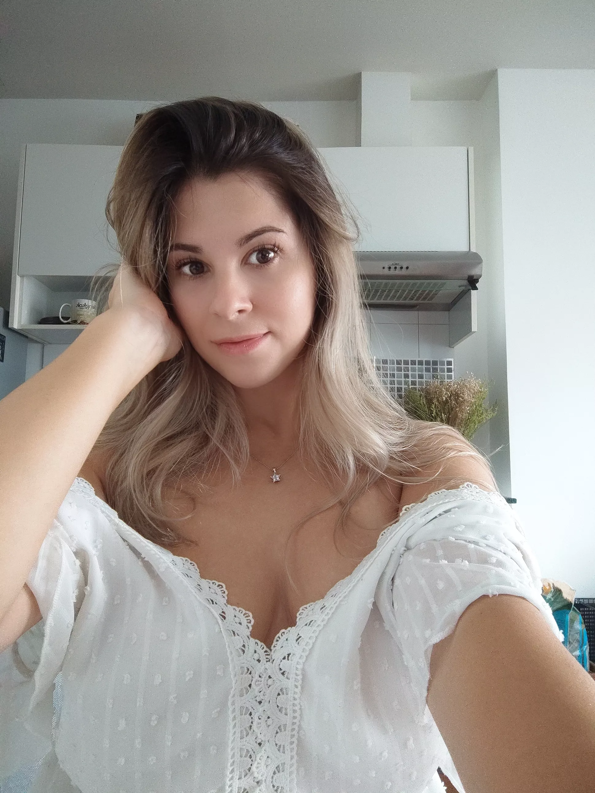 Oops... my dress is falling (F33)