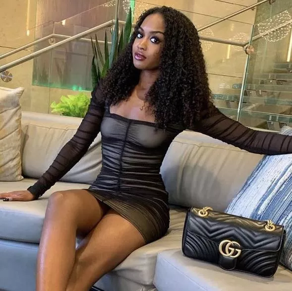 Short skirt, easy access