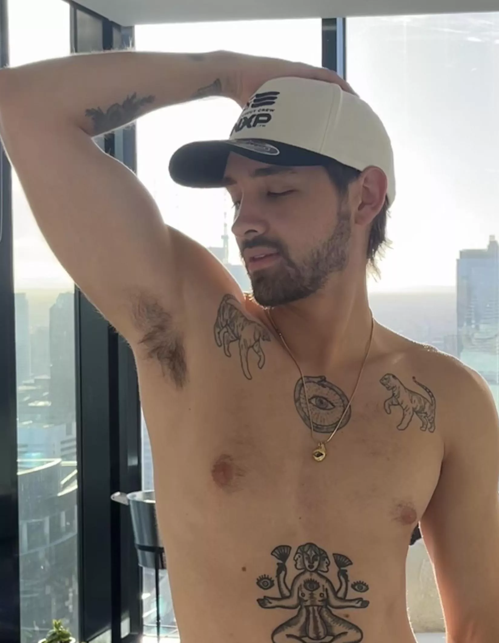 Take a sniff, that’s what bros are for