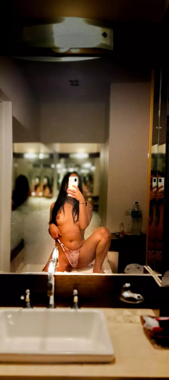 The bubbles are ready, are you cuming?