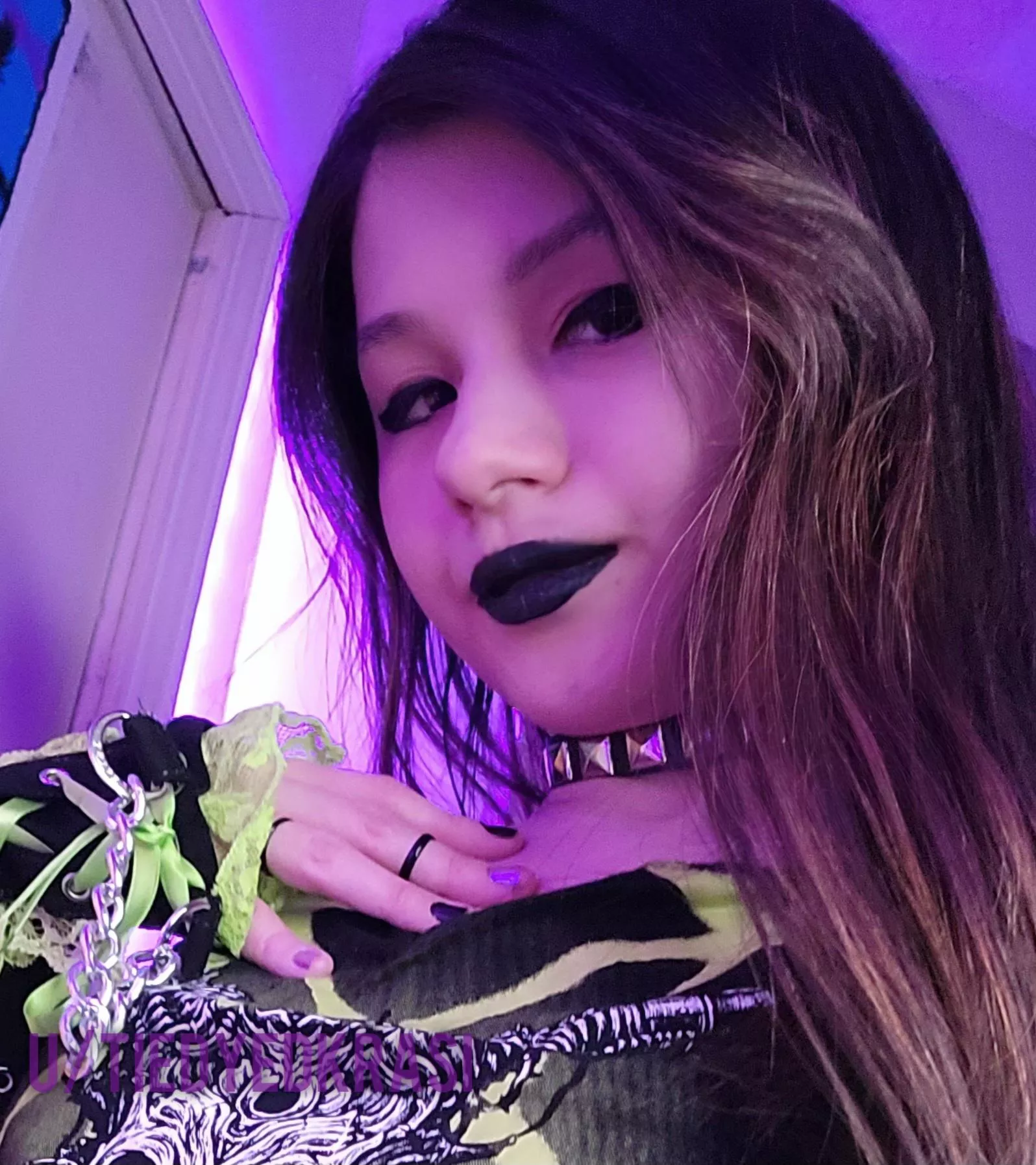 The face of a chick who acquired healthy self esteem