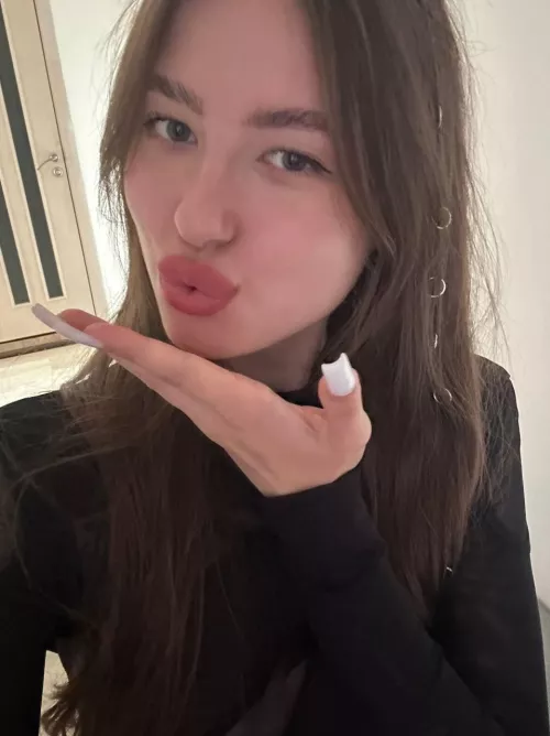 This kiss is for you 🥰