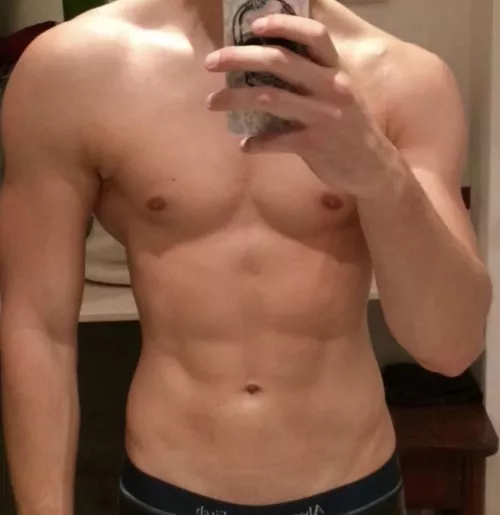Workout done 🏋️‍♀️ Who will help me in the shower ? [M]27 💦