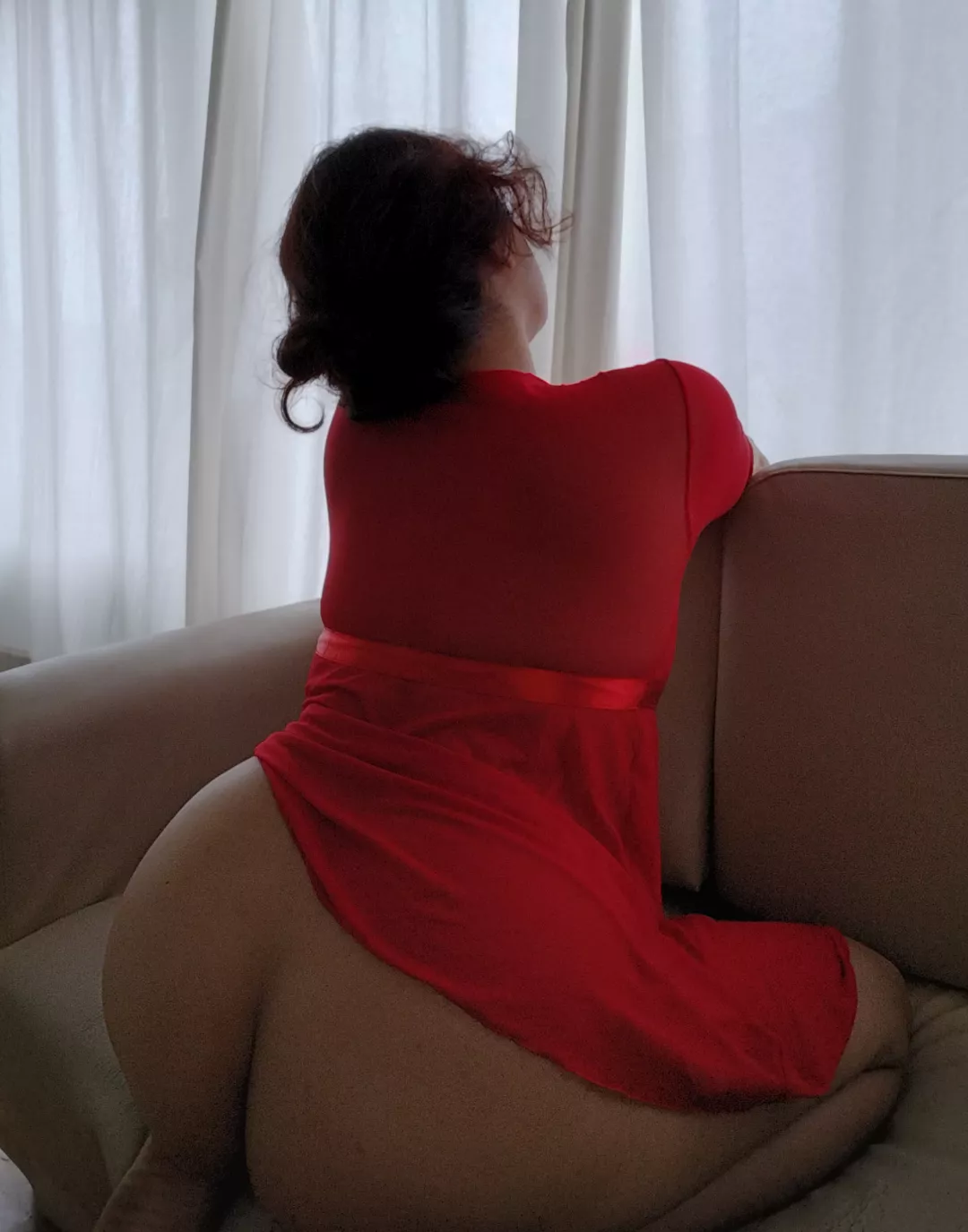 Would you be kind enough to bend me over and use me as you please 😈❤️💦 [image]