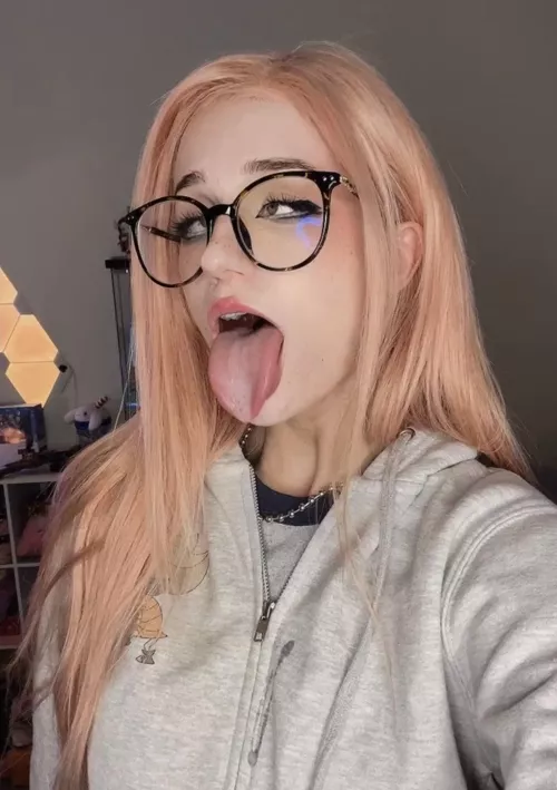 Would you let me drool all over you… [oc]