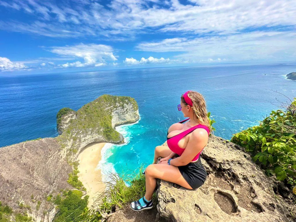 A bimbo in the wild [oc]