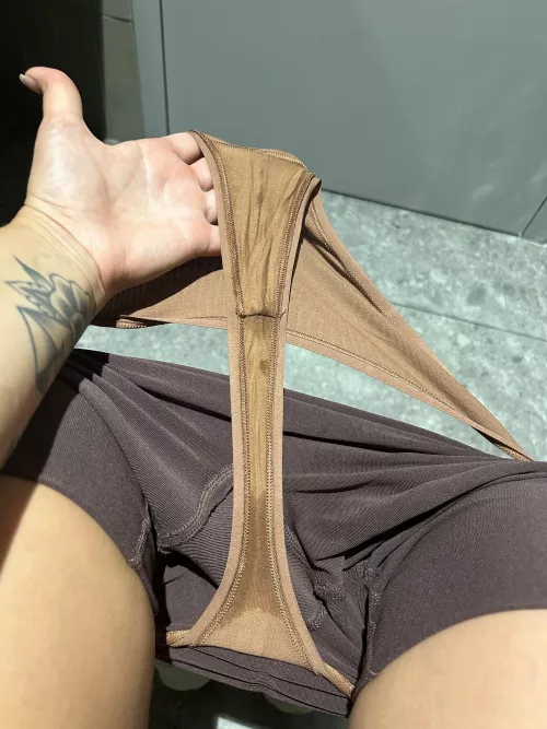 A little hungover cardio never hurt anyone ;) I call this the dirty gin martini thong heh