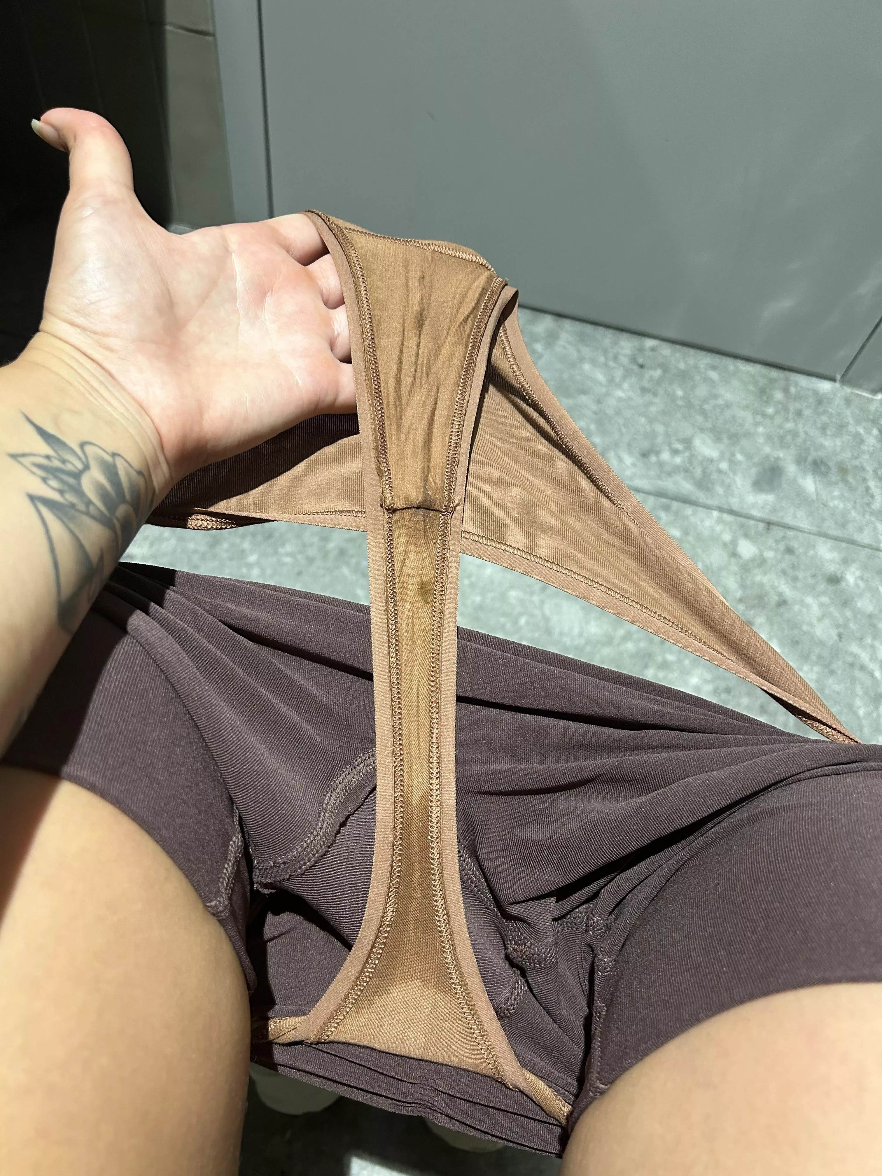 A little hungover cardio never hurt anyone ;) I call this the dirty gin martini thong heh