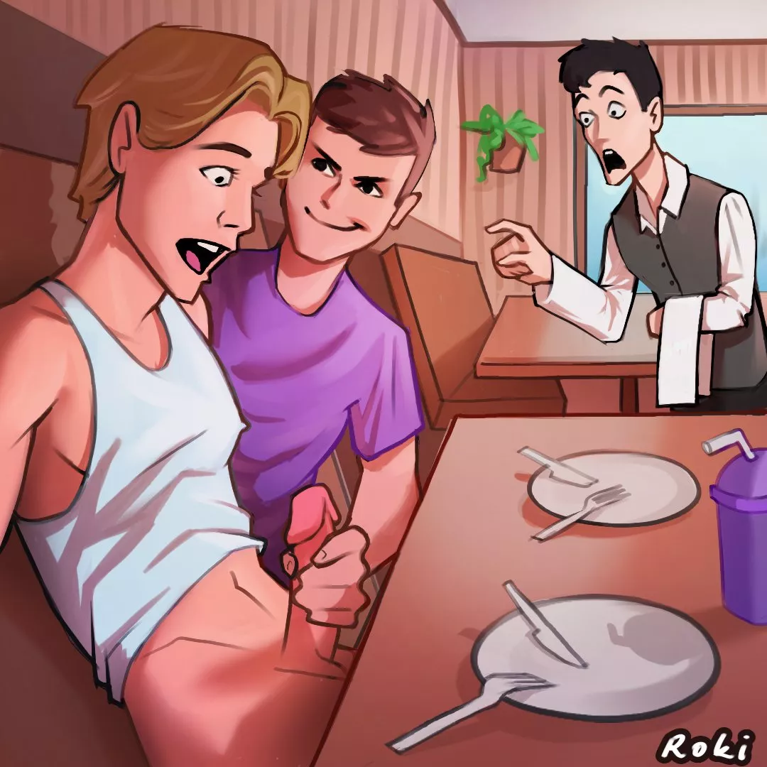 At the restaurant (@roki_cookie)