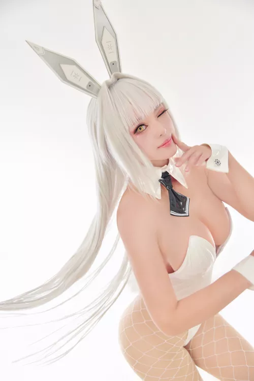 Blanc gives you a wink [NIKKE]