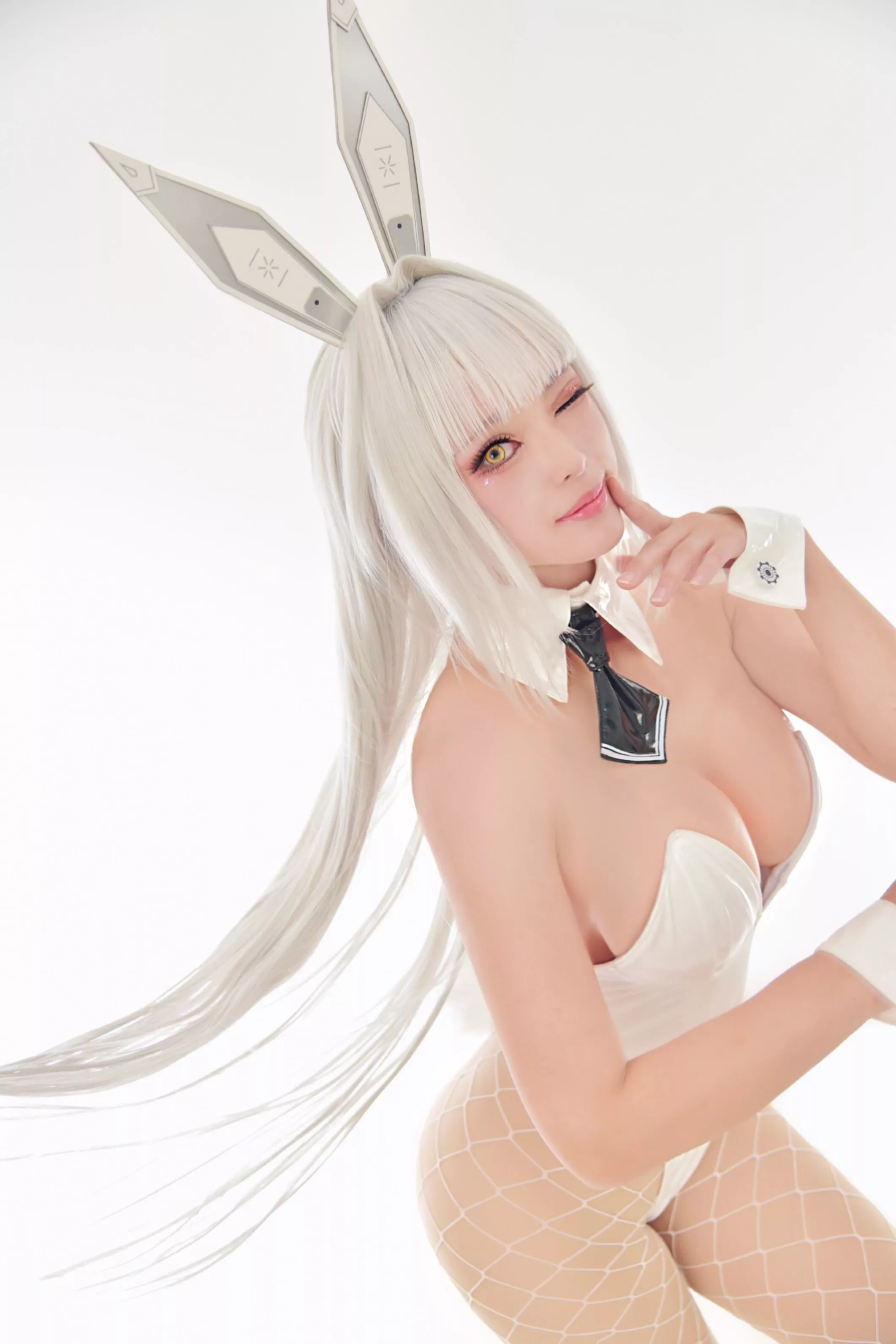 Blanc gives you a wink [NIKKE]