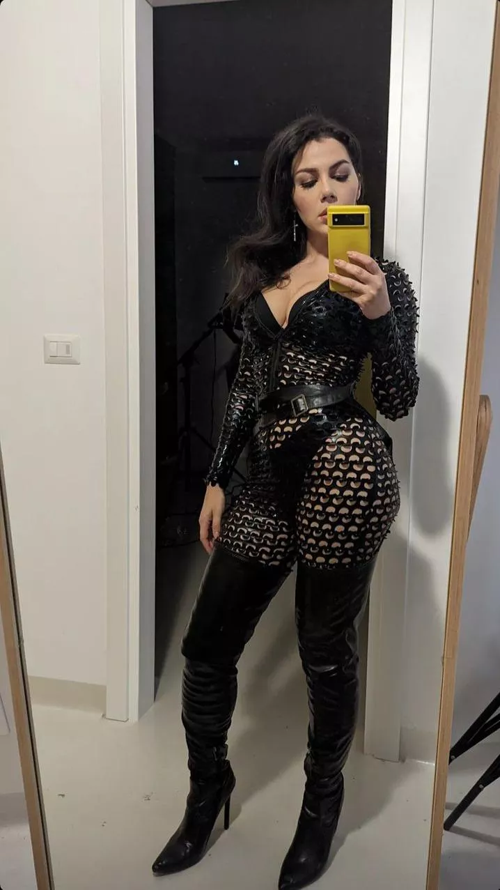 Have you ever jerked off for Valentina?🤔💦💦