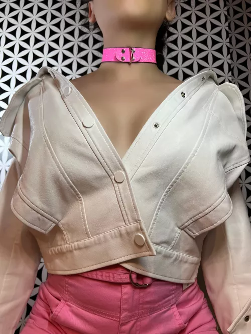 How cute is this pink choker?! 💕🛍️