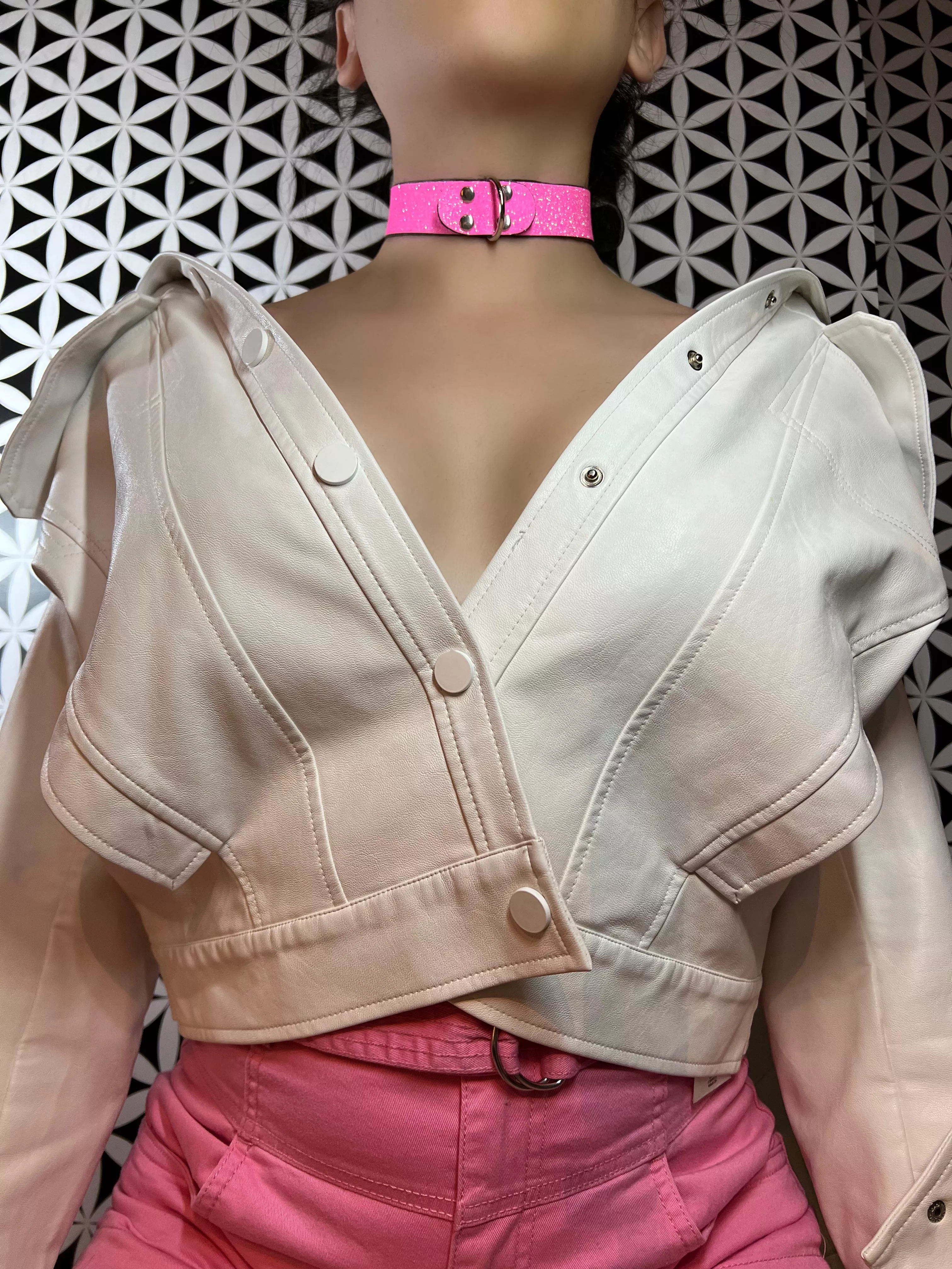 How cute is this pink choker?! 💕🛍️