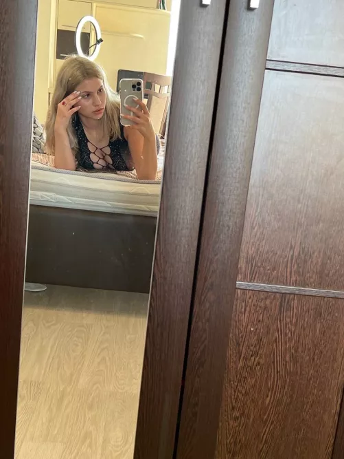 i just wanna be the good girl you deserve