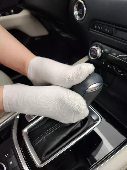 I love my car so much I just had to give it a foot job 😈