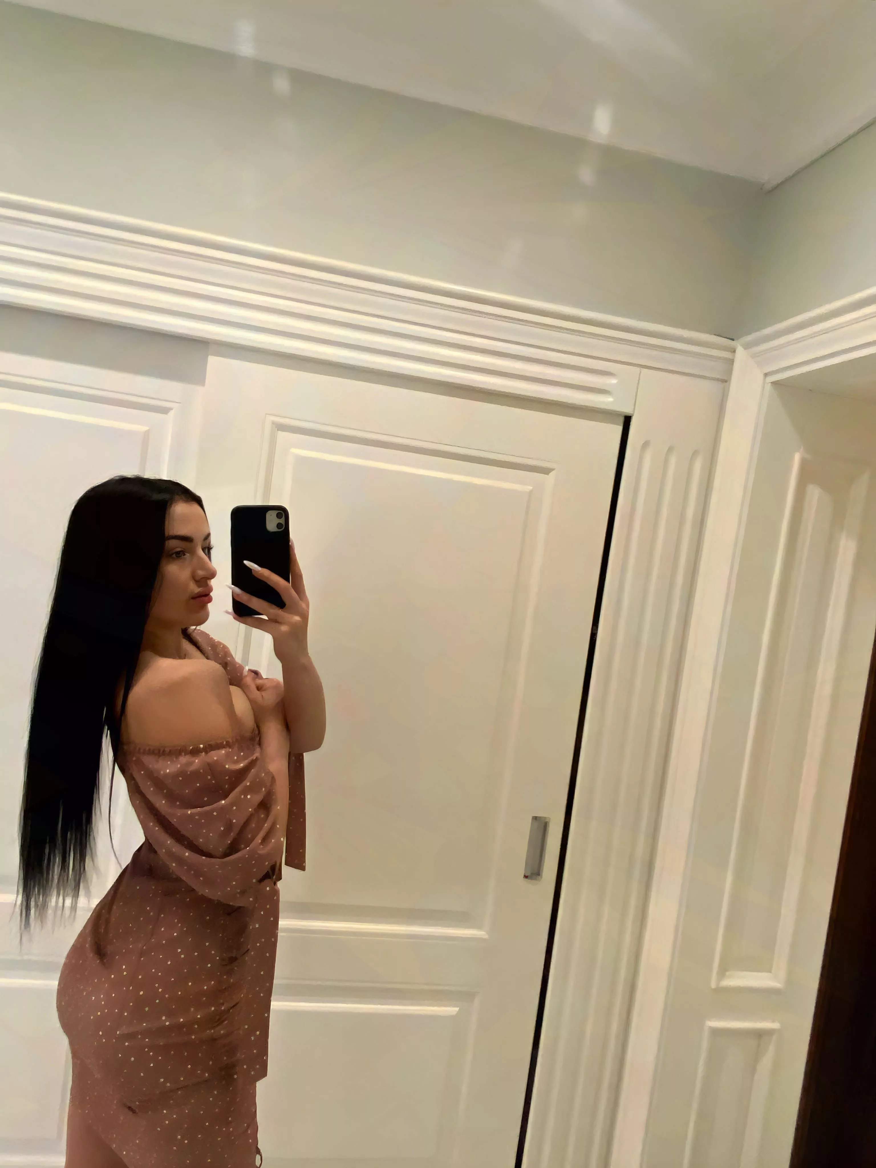 If I had a boyfriend, I would send him nudes all the time