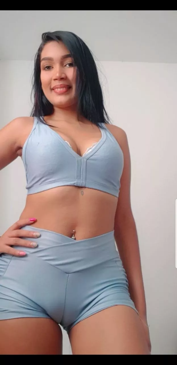 If you can handle a woman who knows what she wants, you've got my attention