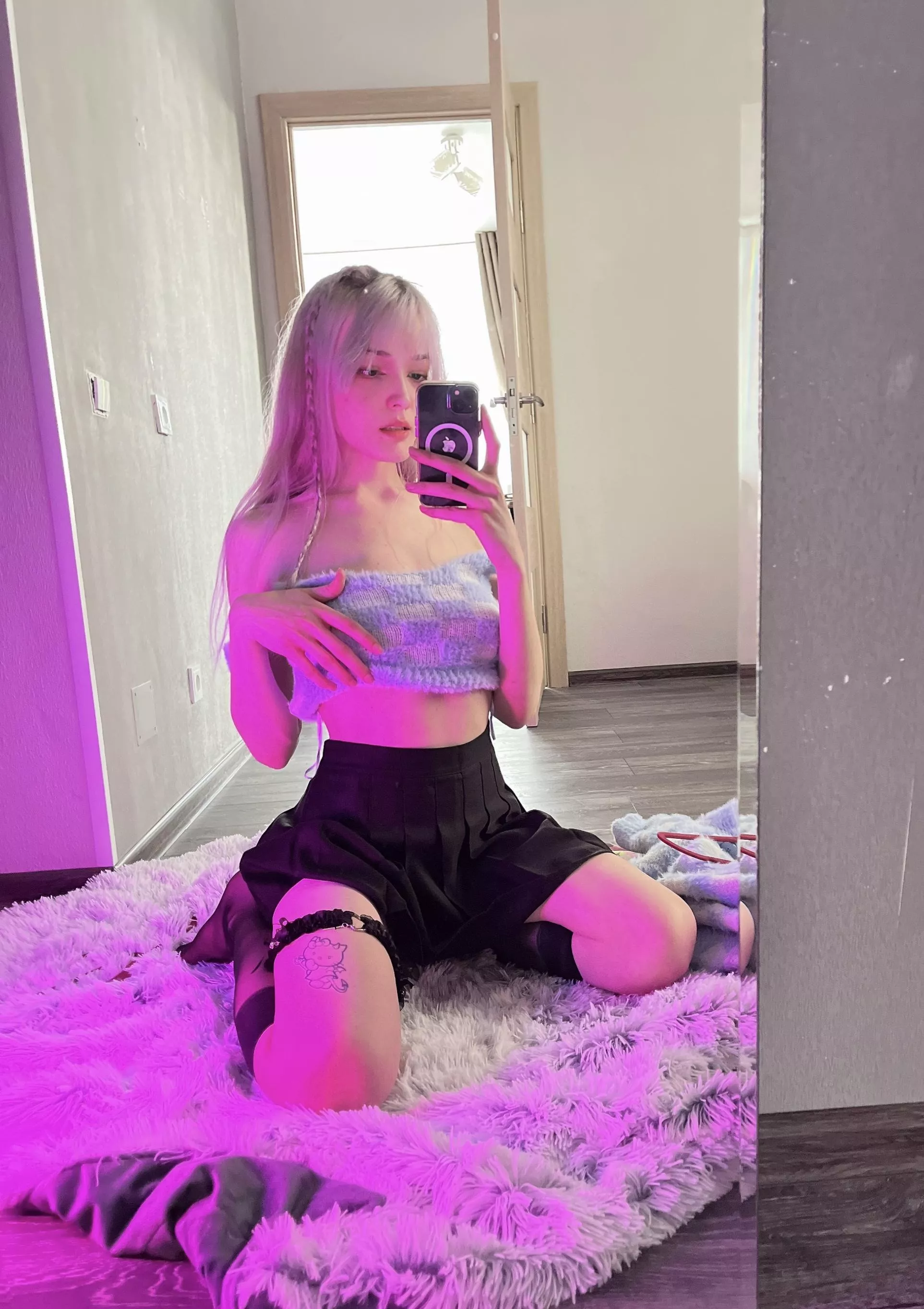 I'm a seductive enchantress, ready to fulfill your deepest desires.