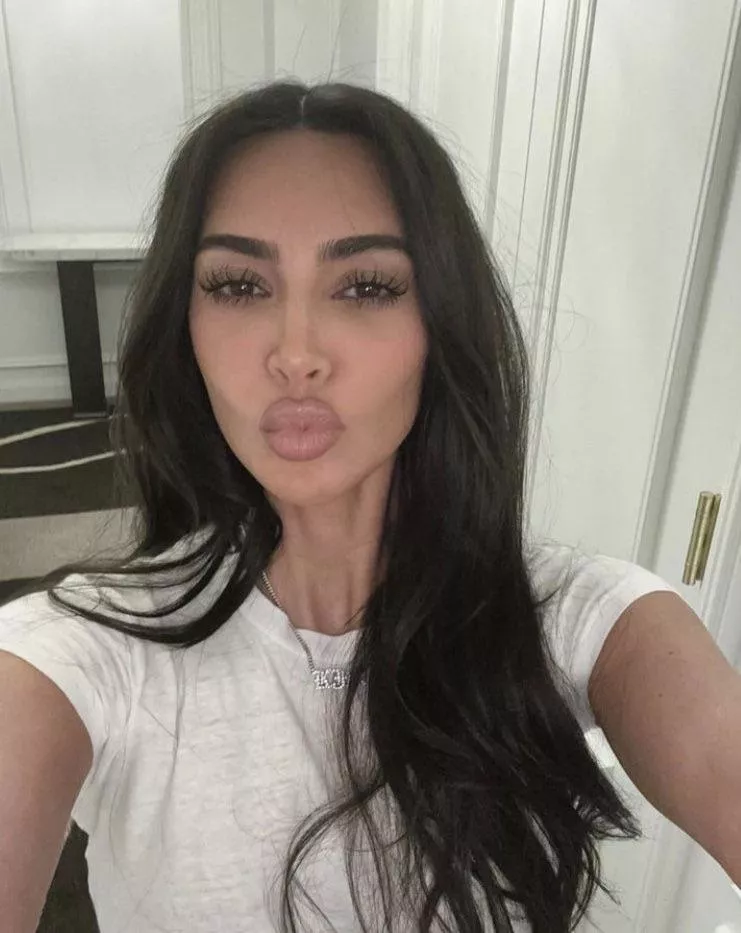 Kim kissing you