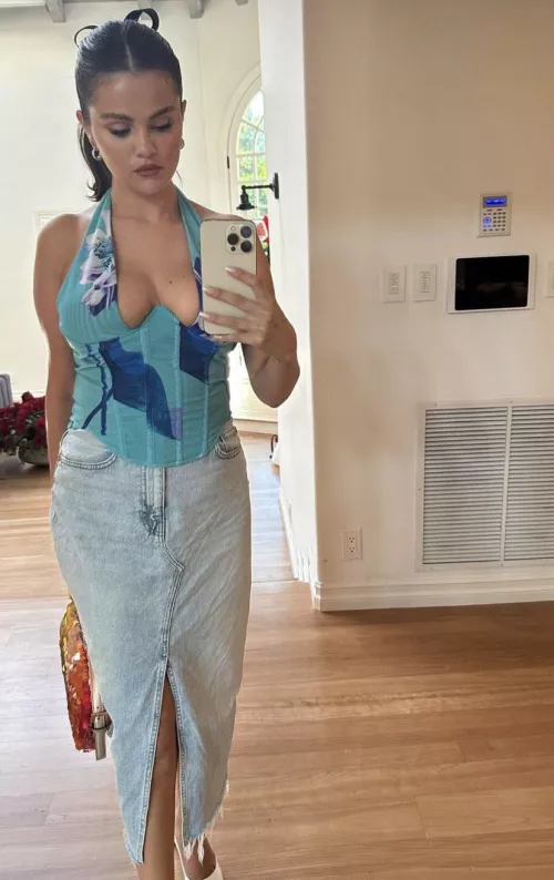 Selena Gomez owns my cock