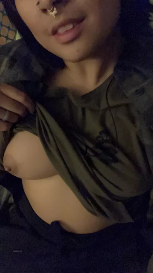 Wanna top a switchy emo Filipina?;)