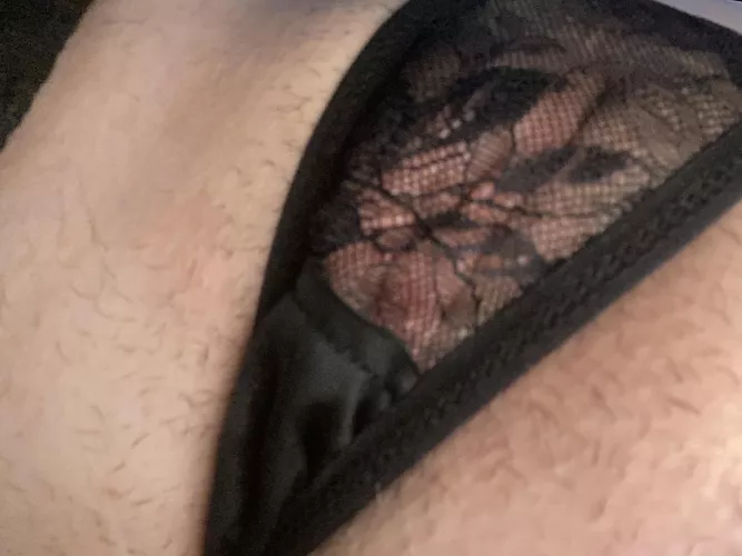 Wet panties and juicy lips 👄