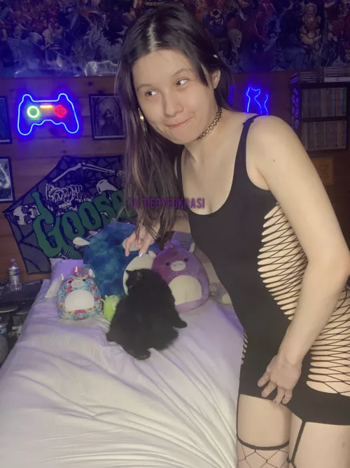 What's your thoughts on all natural, quirky, nerdy women?