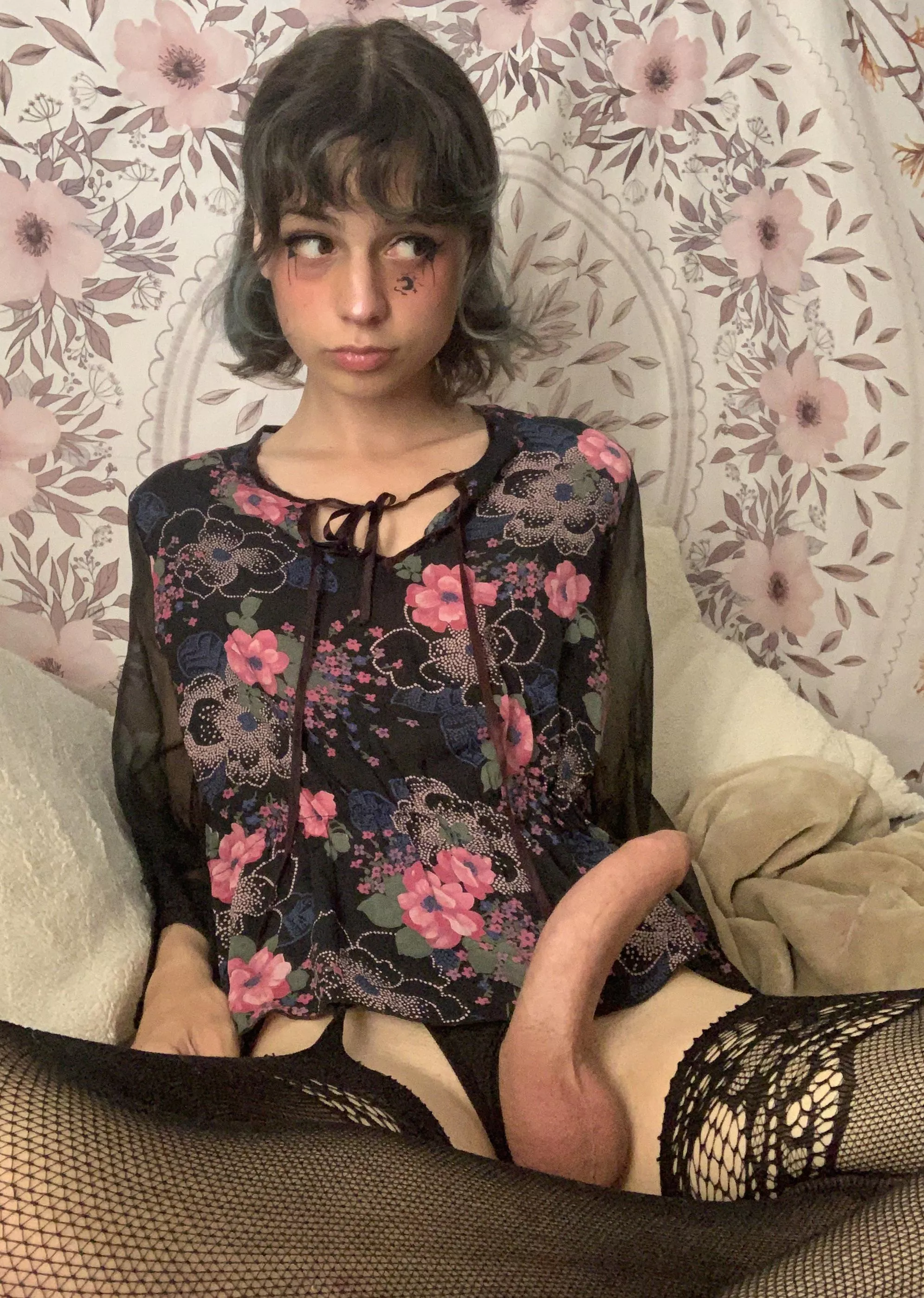 would u take me on a date if I sent u this?