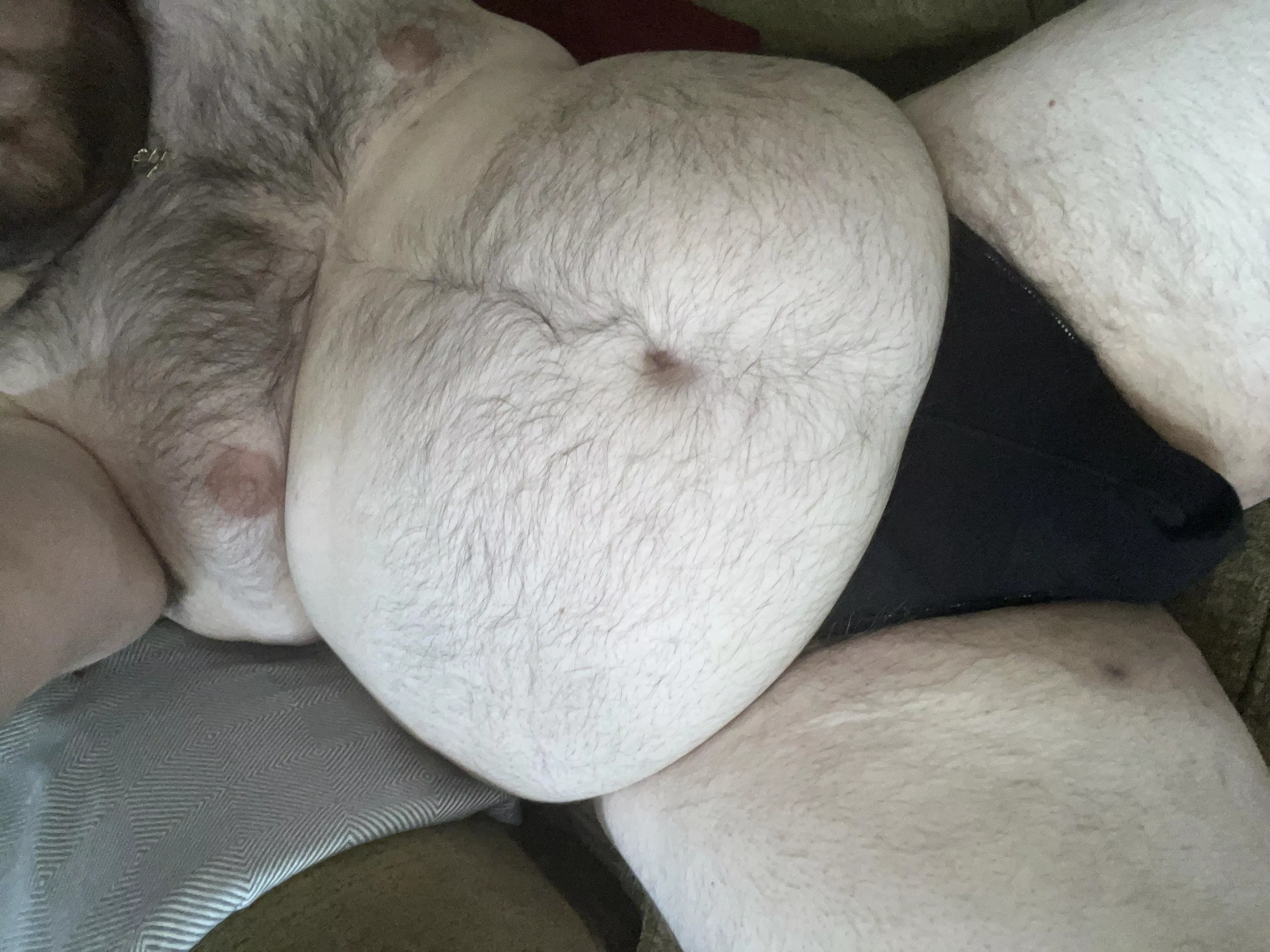 27 Just took this, having a lazy Saturday home alone. Loving the living room natural light