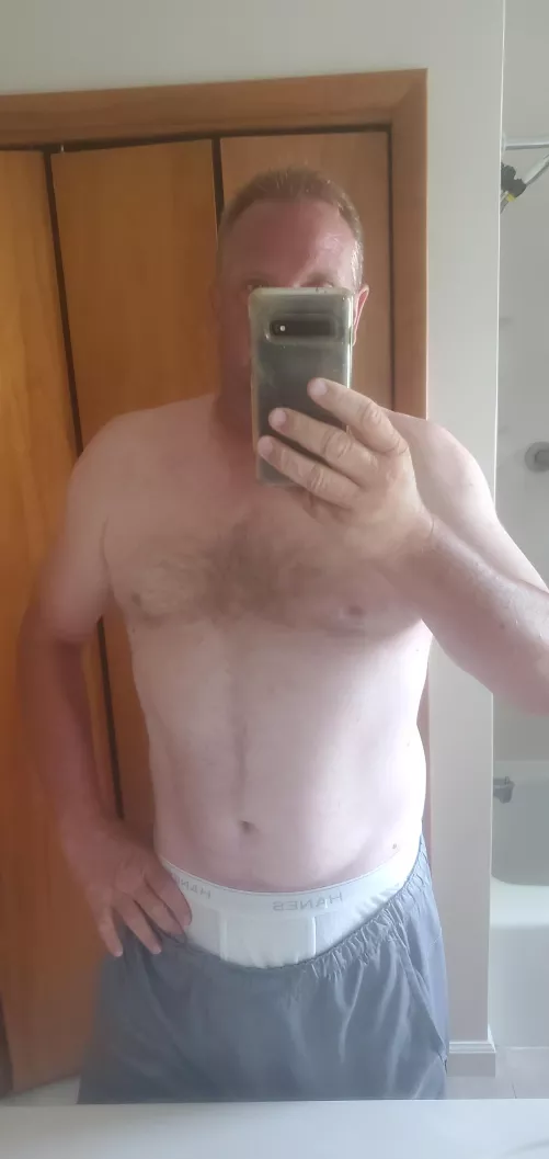 [51] What college slut wants daddy in her bed