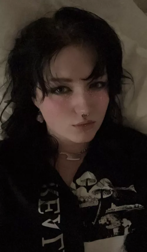 Been a long couple of days, need some one to cuddle :3