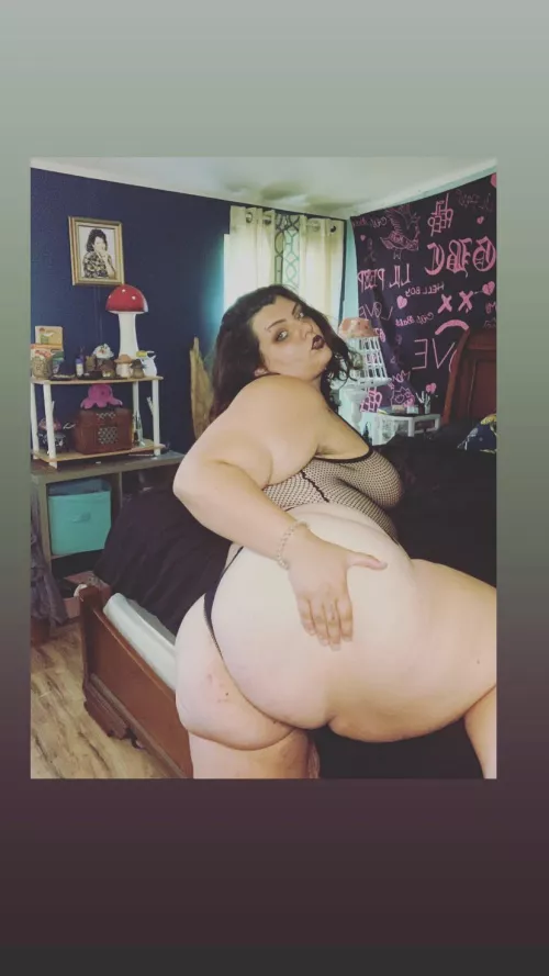 Bend me overrrr 😜