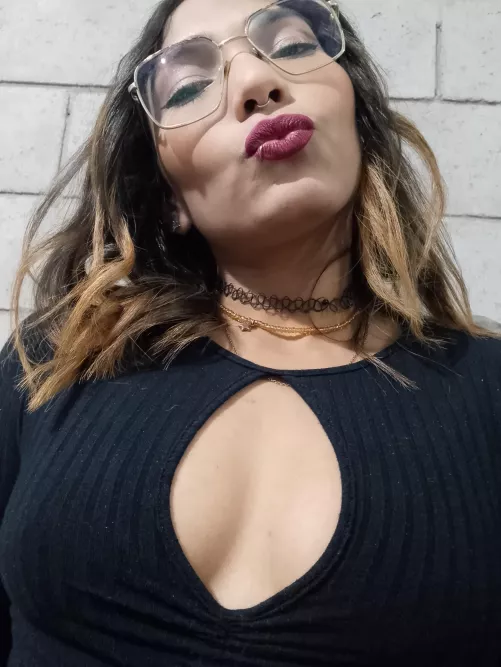 bras out! It's Sunday