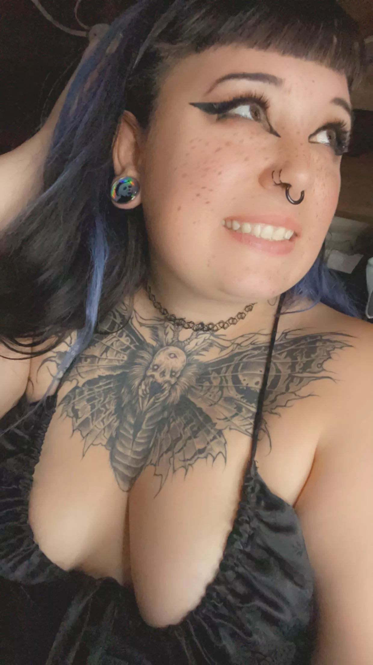 Cumm have a taste of my thicc goth body