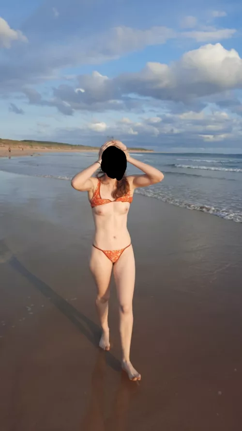 Do girls/guys like small boobies and petite girls!