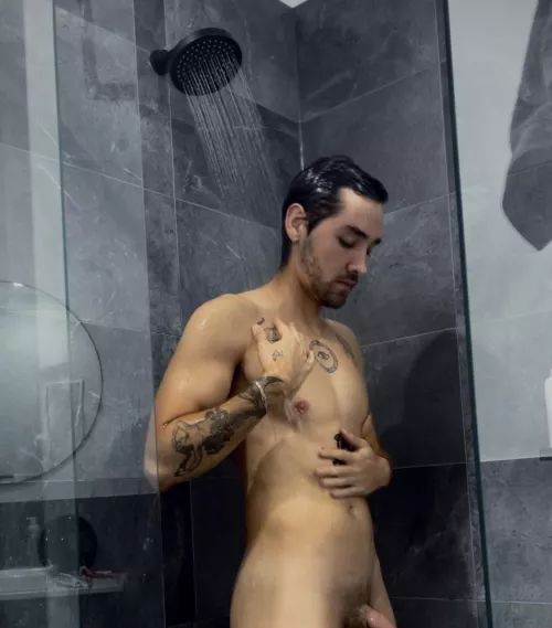 Hot shower. Moisturized. Fresh sheets. Boxers. Glass of wine. Netflix ❤️