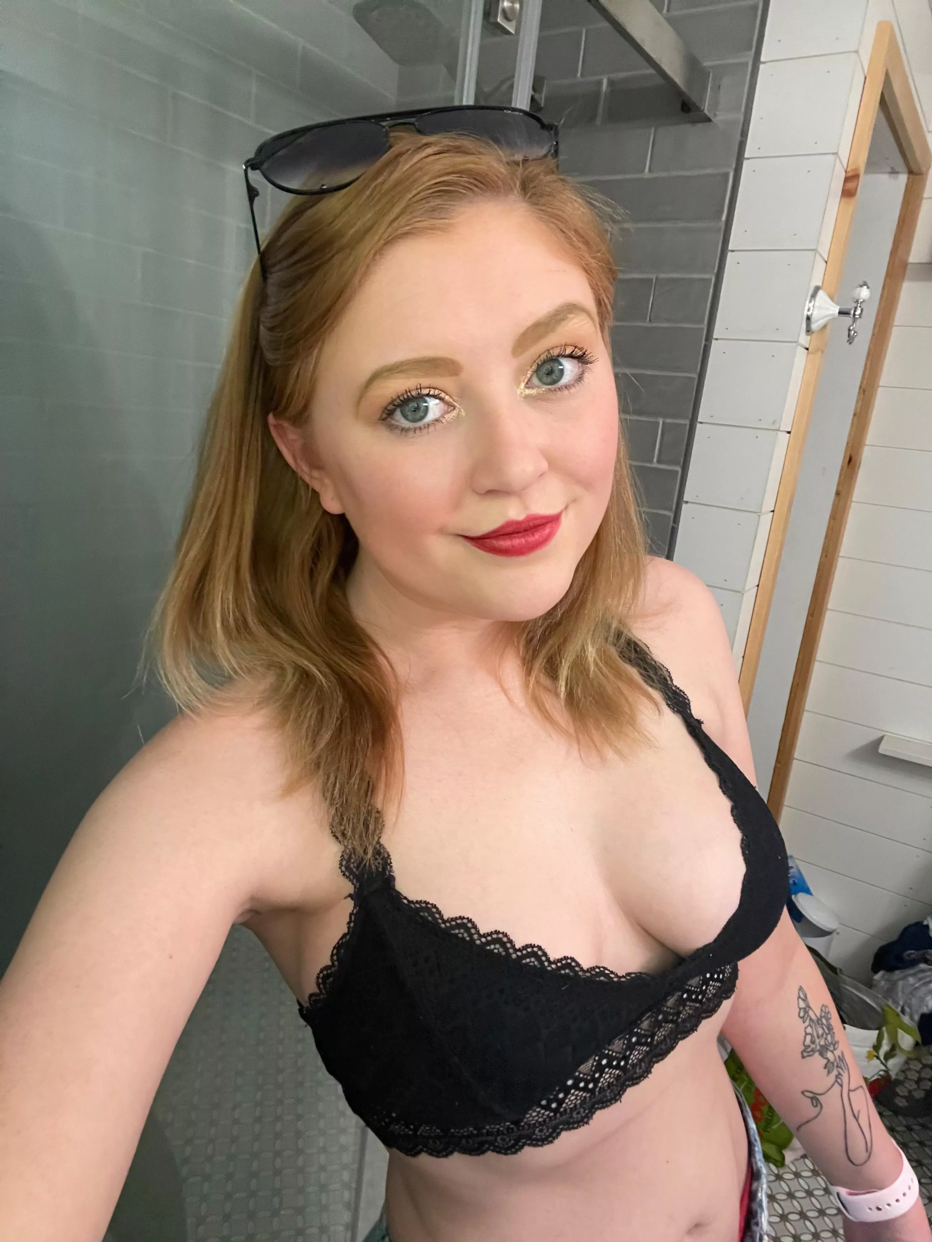 I don’t do a red lip often enough [f]